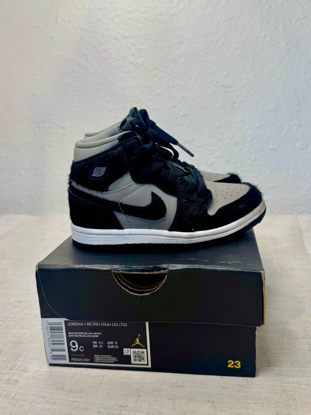 Nike Jordan 1 Retro Kids High-Top Sneakers TD in Black and Grey